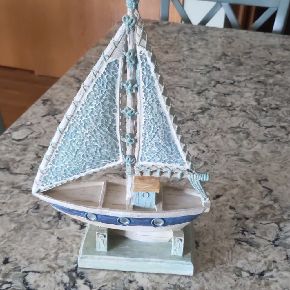 🎅Sparkling blue tabletop sailboat, mosaic glass